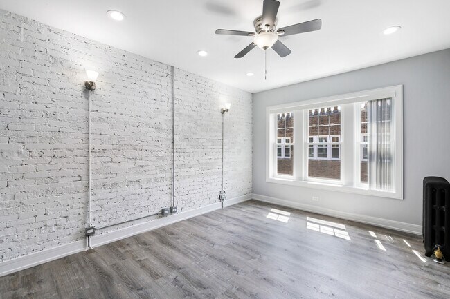 Building Photo - 6954 N Wolcott Ave