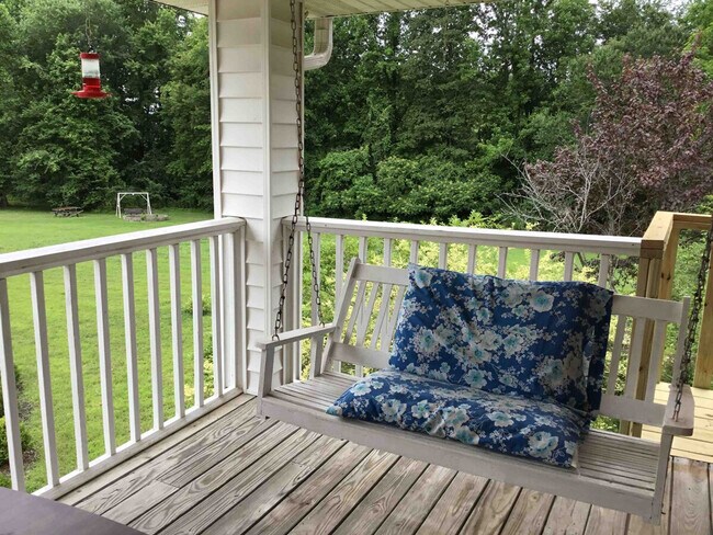 Building Photo - 176 Schools Dr