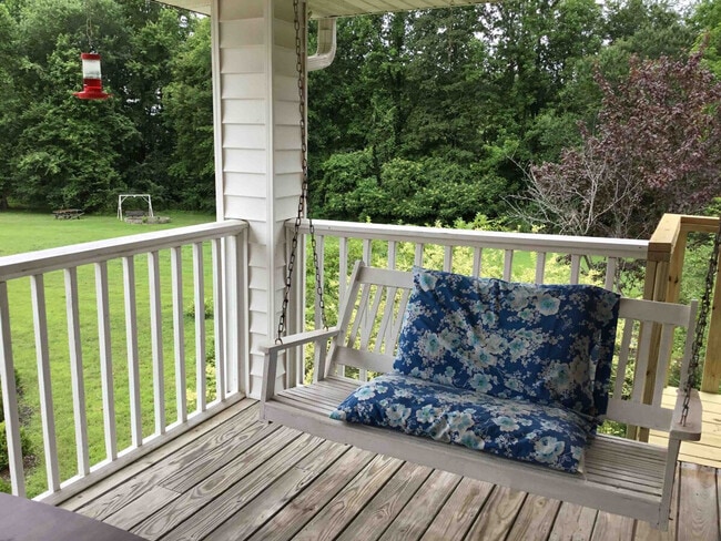 Building Photo - 176 Schools Dr