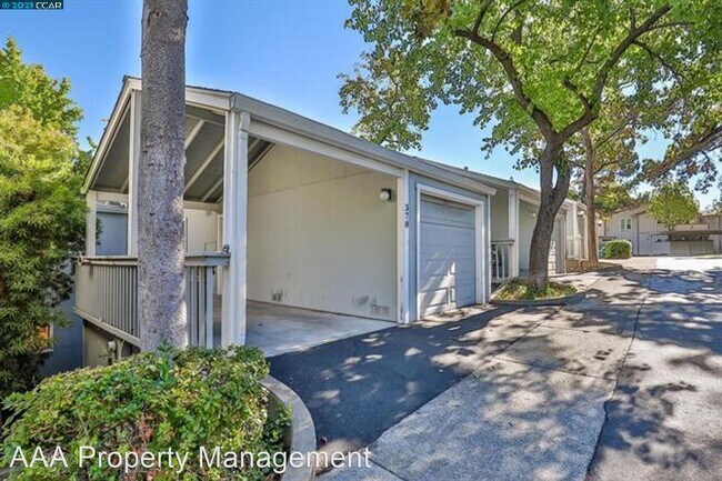 Building Photo - 3 br, 2.5 bath House - 378 Camelback Rd.