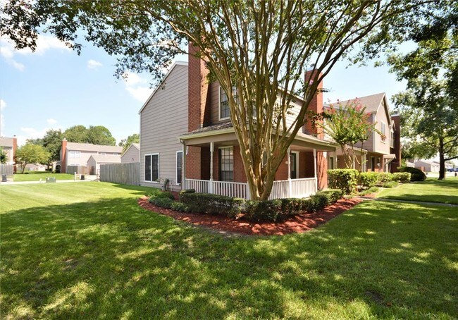 Building Photo - 17253 Saturn Ln