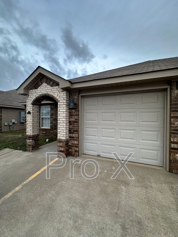 Foto del edificio - 3302 SW Victoria Pl