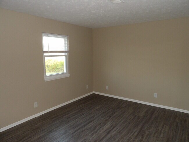 Building Photo - 793 Ridgeview Dr