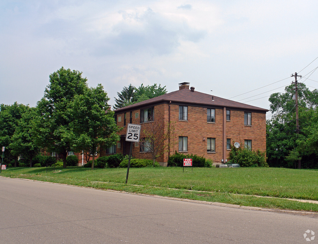 Primary Photo - 660 Adams St
