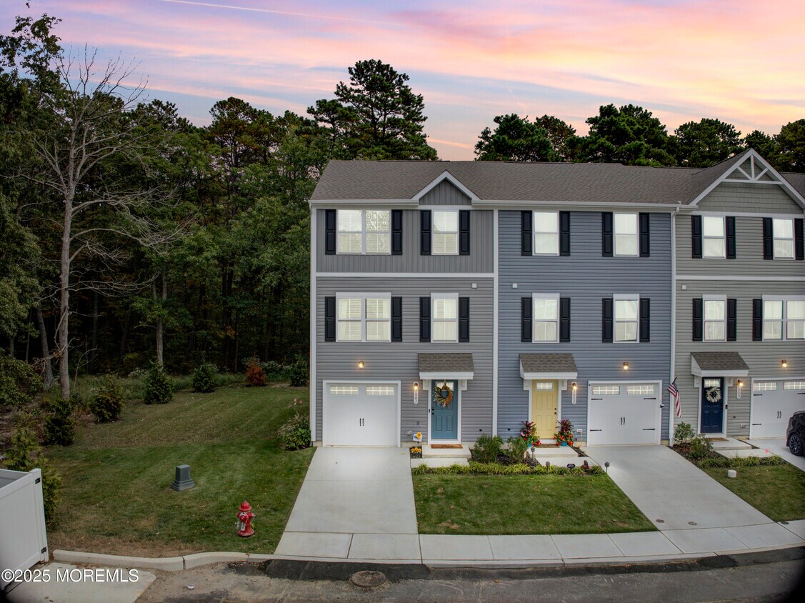 Foto principal - 1001 Cyprus Ct