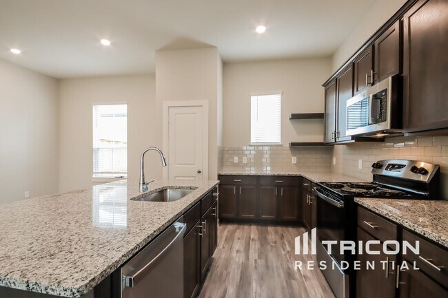 Building Photo - 9835 Willow Creek Commerce Dr 211 Tomball TX
