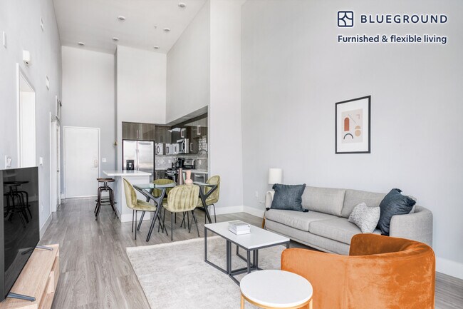 Foto del edificio - 230 W 3rd St