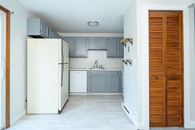 Foto del edificio - 252 Harrisville Rd