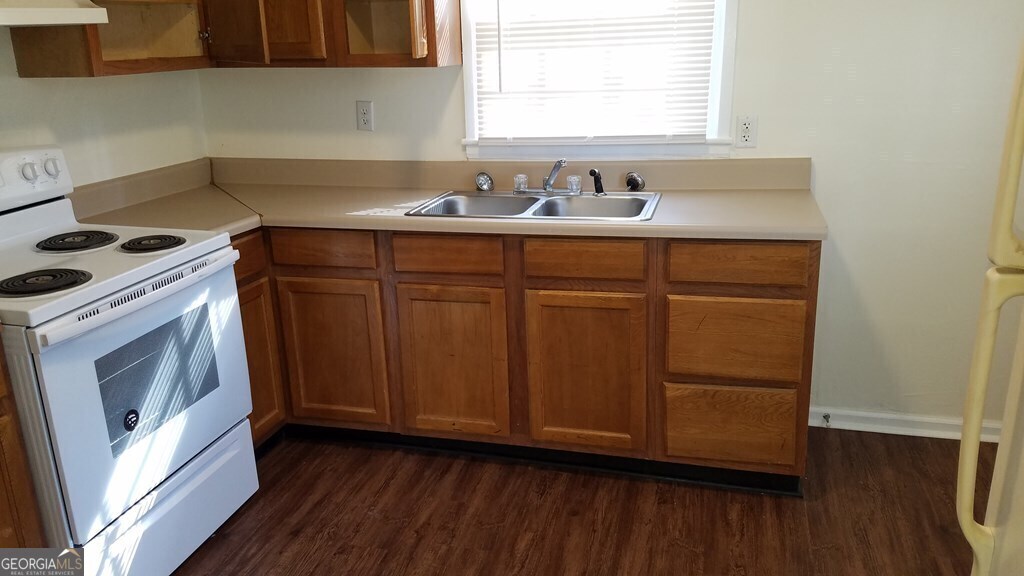 Foto del edificio - 704 Fred's Ln