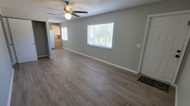 Building Photo - 617 59th Avenue Drive W