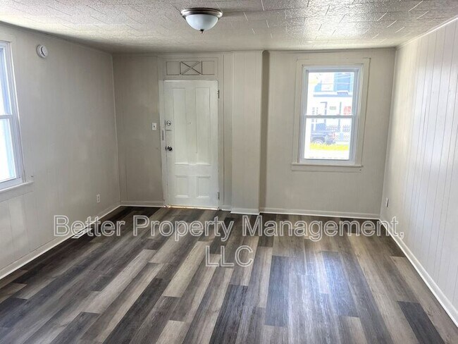 Foto del edificio - 316 E Pine St