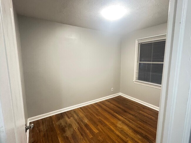 Foto del edificio - 1526 Dade St