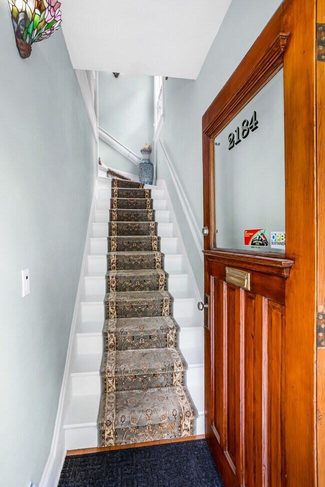 2184 NW Kearney St Unit Beautiful Renovated Condo, Portland, OR 97210