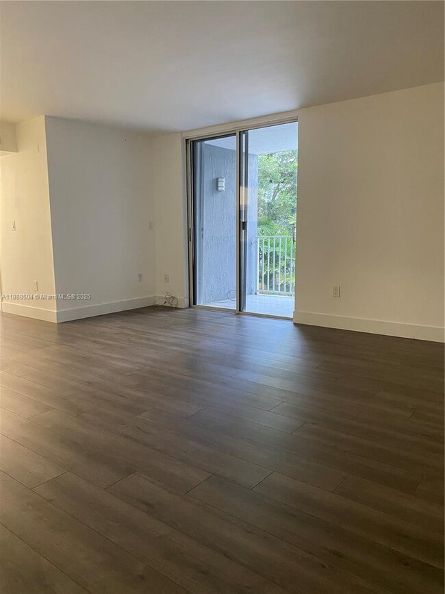 Building Photo - 126 SW 17th Rd