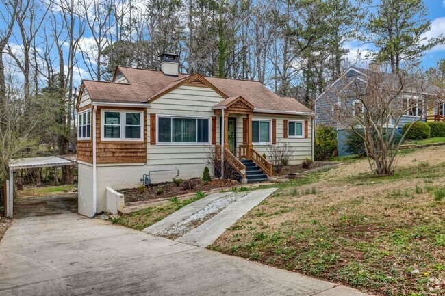 Building Photo - 1747 Parkhill Dr