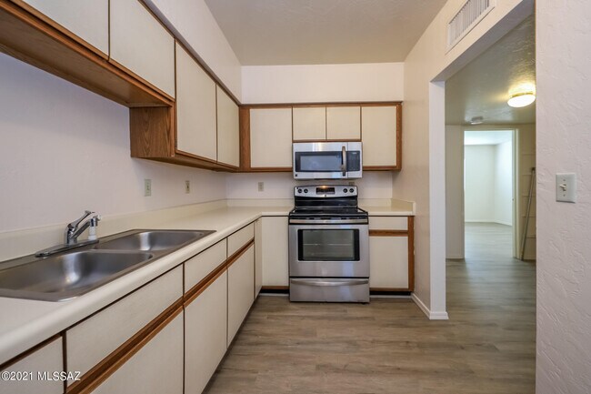 Foto del edificio - 312 E 24th St