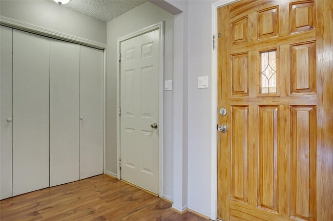 Building Photo - 7745 Pear Tree Ln