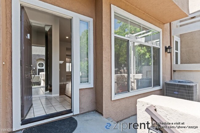 Building Photo - 3 br, 2.5 bath Townhome - 437 Camille Circ...