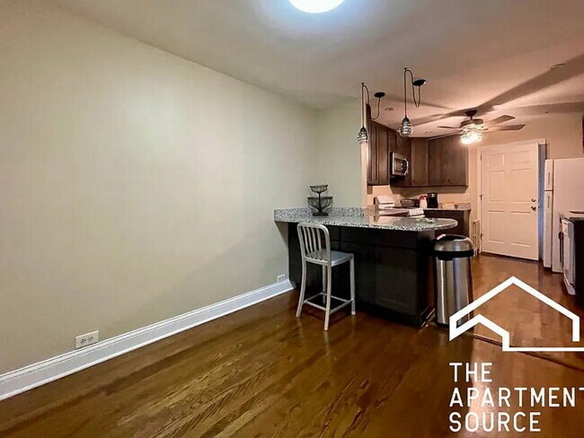 Foto del edificio - 2541 W Logan Blvd