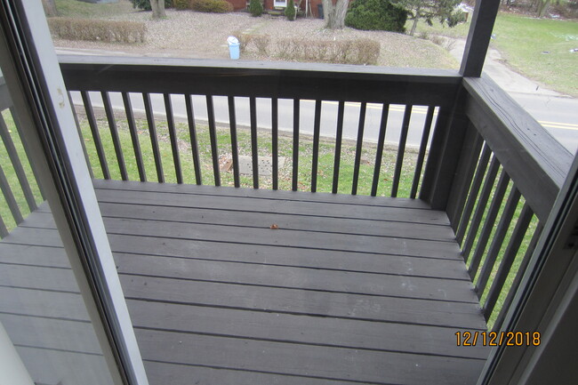 Deck - 301 Lee Rd