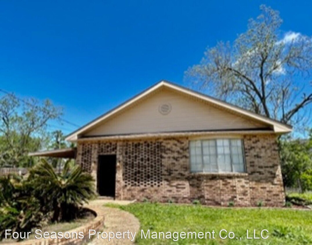 4 br, 2 bath House 172 Claiborne Street House Rental in Biloxi