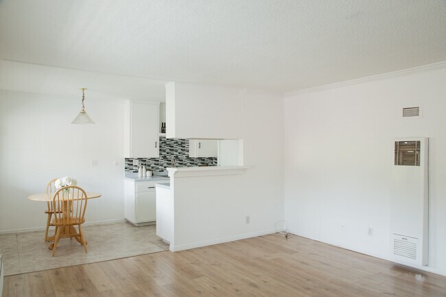 Foto del edificio - 460 Vista Ave