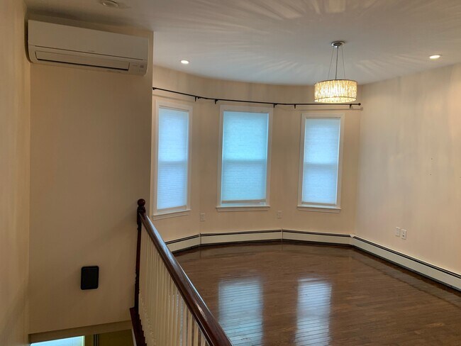 Foto del edificio - 257 Proctor Ave