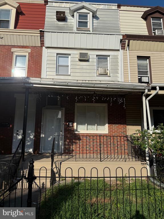 Primary Photo - 4918 Knorr St