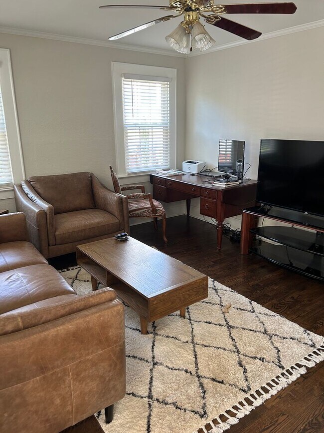 Building Photo - Greenville, 2BD/1BA, 834SF