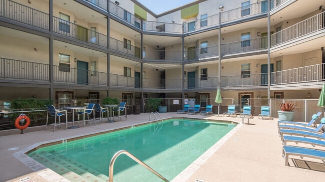 Building Photo - 2727 E University Dr