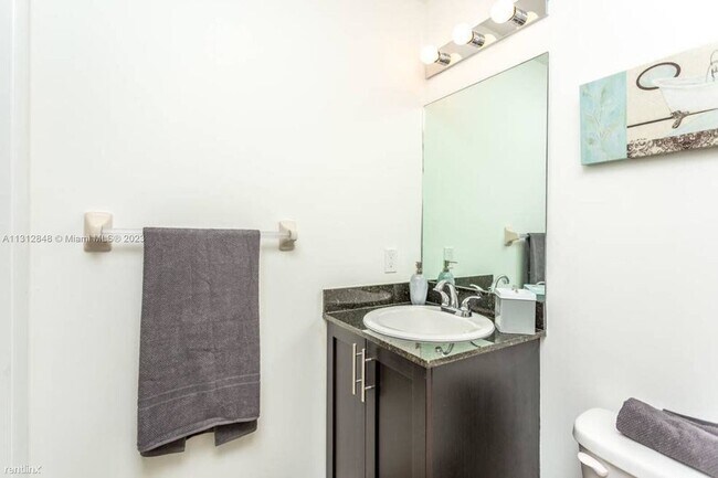 Building Photo - 2 br, 2 bath Condo - 25011 SW 130th Ave # 2BD