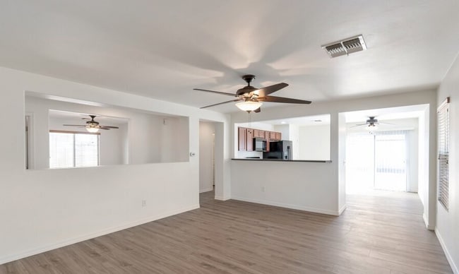 Building Photo - 8345 W Redshank Dr