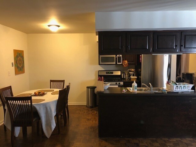Foto del edificio - 7243 N Western Ave