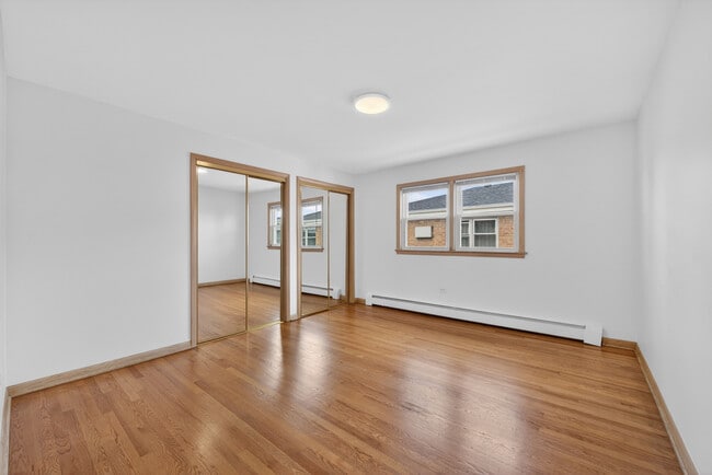Building Photo - 8312 W Summerdale Ave