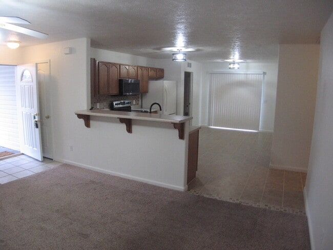 Foto del edificio - 2929 Bunting Ave