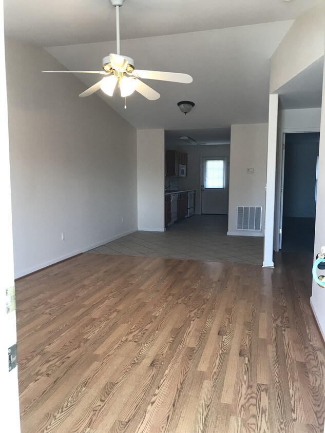 Foto principal - 254 Battlefield Dr