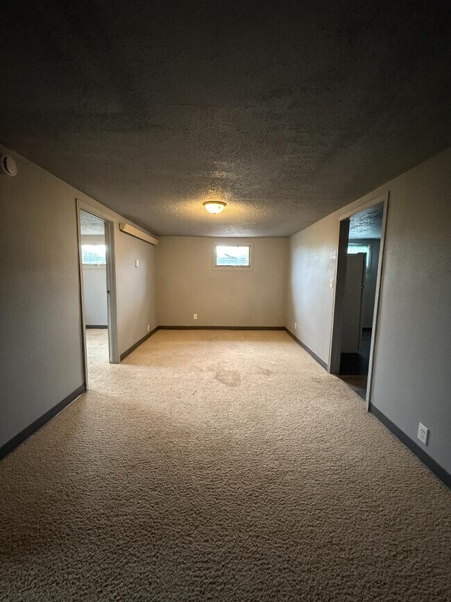 Foto del edificio - 718 Box Elder Rd W