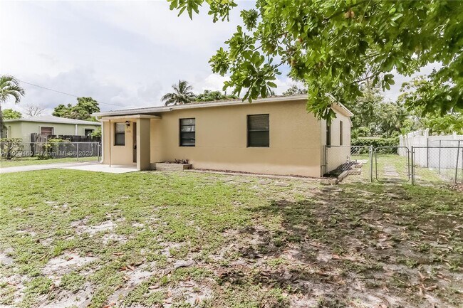 Foto del edificio - 1531 NW 12th Ct