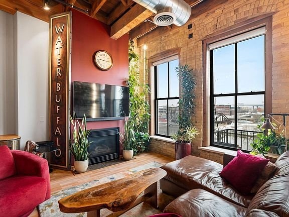 Foto del edificio - 205 N Water St