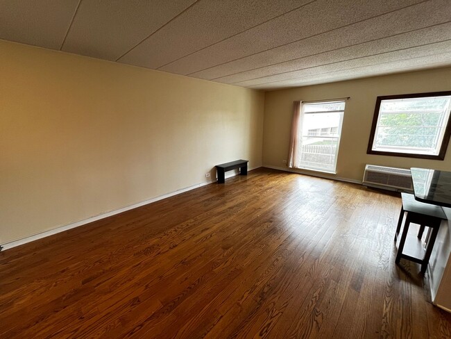 Photo - Spacious 2-story, 2-Bedroom Condo in Prime Buena Park Location Near the Lake