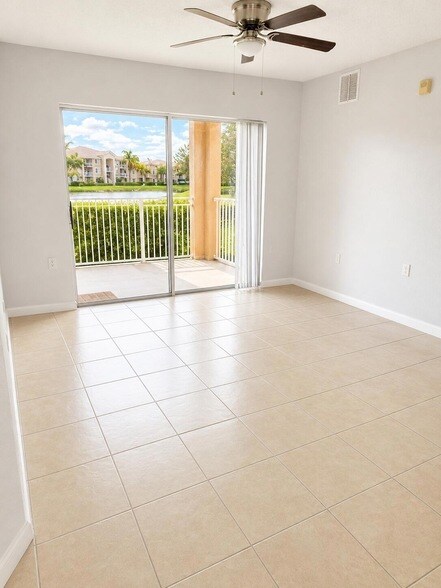 Foto del edificio - 281 SW Palm Dr
