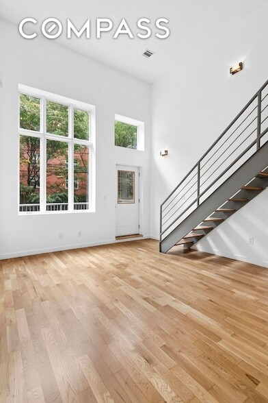 Foto del edificio - 802 DeKalb Ave