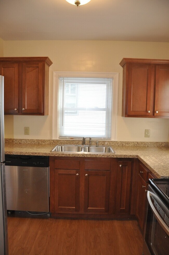 Foto del edificio - Pre-Leasing for Fall Semester 2026 - Walk ...