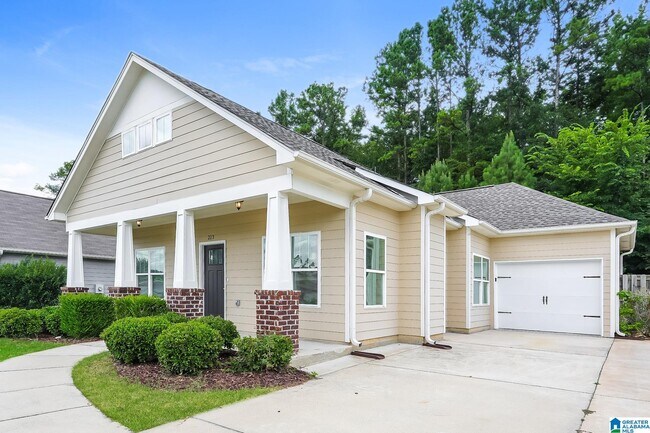 Building Photo - 213 Hampton Dr