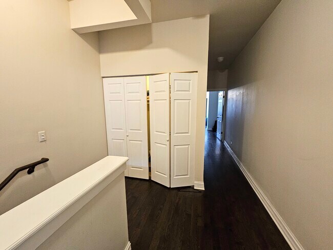 Foto del edificio - 939 W Armitage Ave