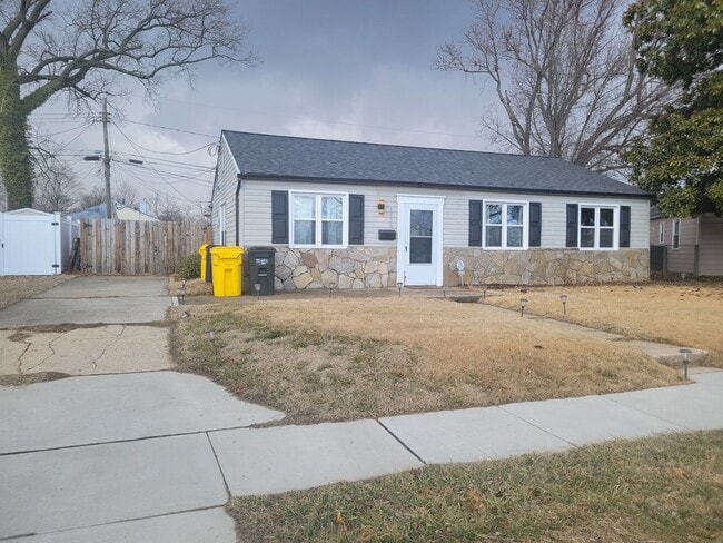 Building Photo - Lovely 3 BR/1 BA Single-Family Home in Gle...