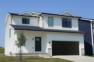 Building Photo - 1701 Ashwood Ave