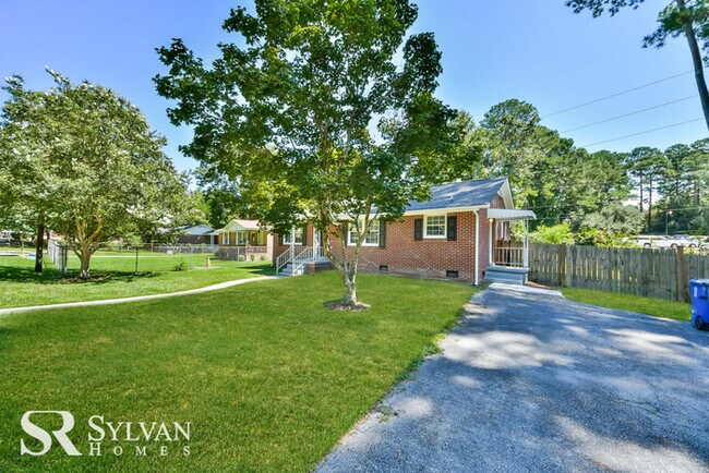 Foto del edificio - Sweet 3BR, 1BA brick home