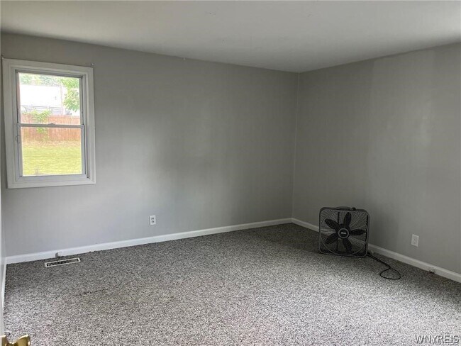 Building Photo - 60 Meadow Lea Dr