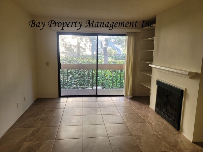 Building Photo - Available soon! 1 bedroom condo in Monterey